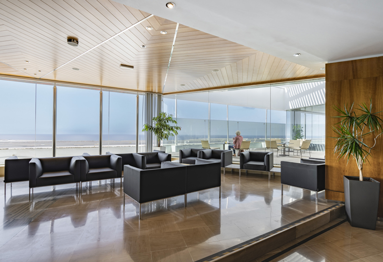 Montaña Roja VIP Lounge