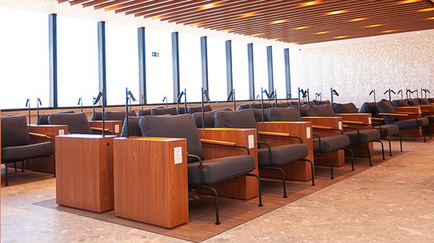 Advantage VIP Lounge + Fast Track