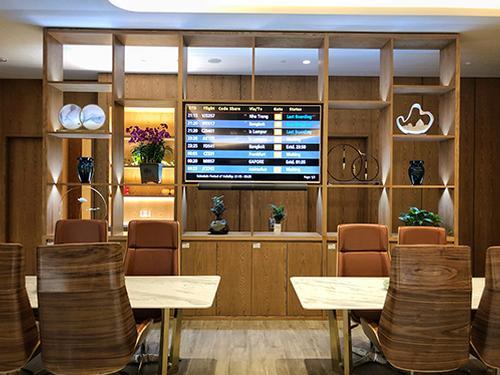 No. 18 First & Business Class VIP Lounge