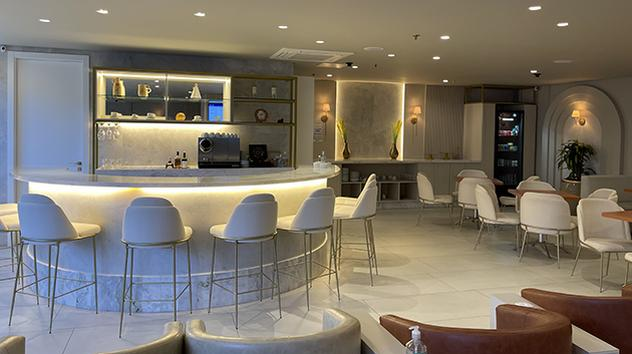 Advantage VIP Lounge (International)