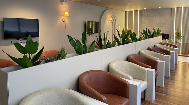 Advantage VIP Lounge (International)