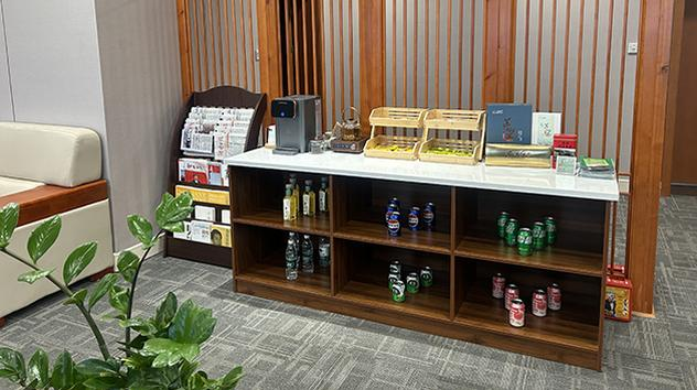 First Class Lounge 02
