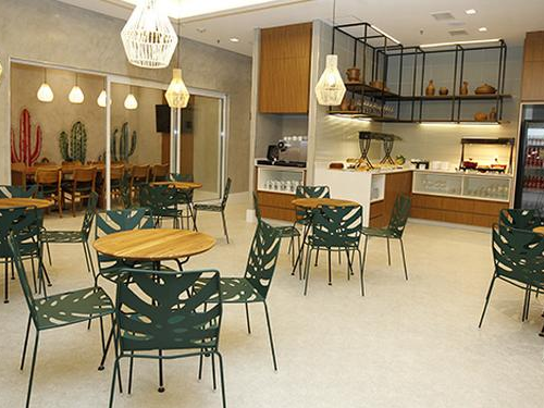 Advantage VIP Lounge