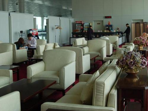 First Class Lounge 3