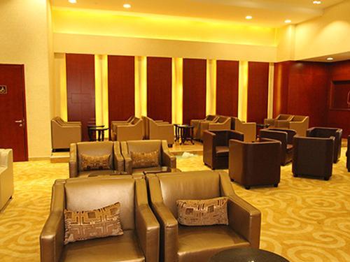 First Class Lounge 15