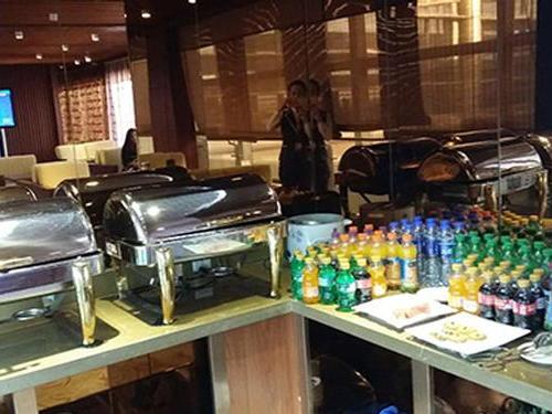 First Class Lounge