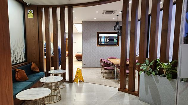 Lounge T1 Kerbside