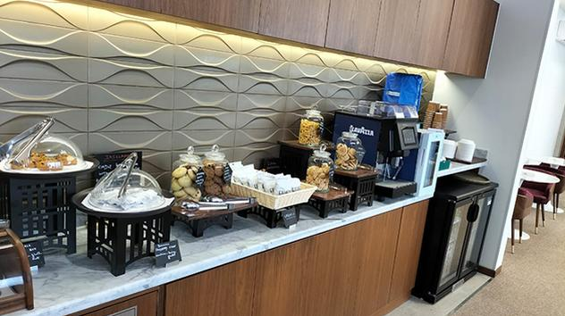 Lounge T1 Kerbside