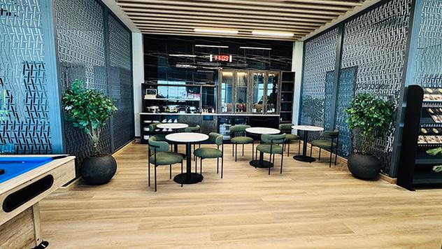 Paragon Premium Lounge