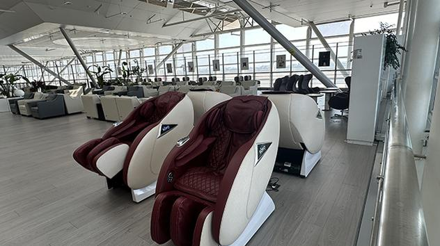 First Class Lounge